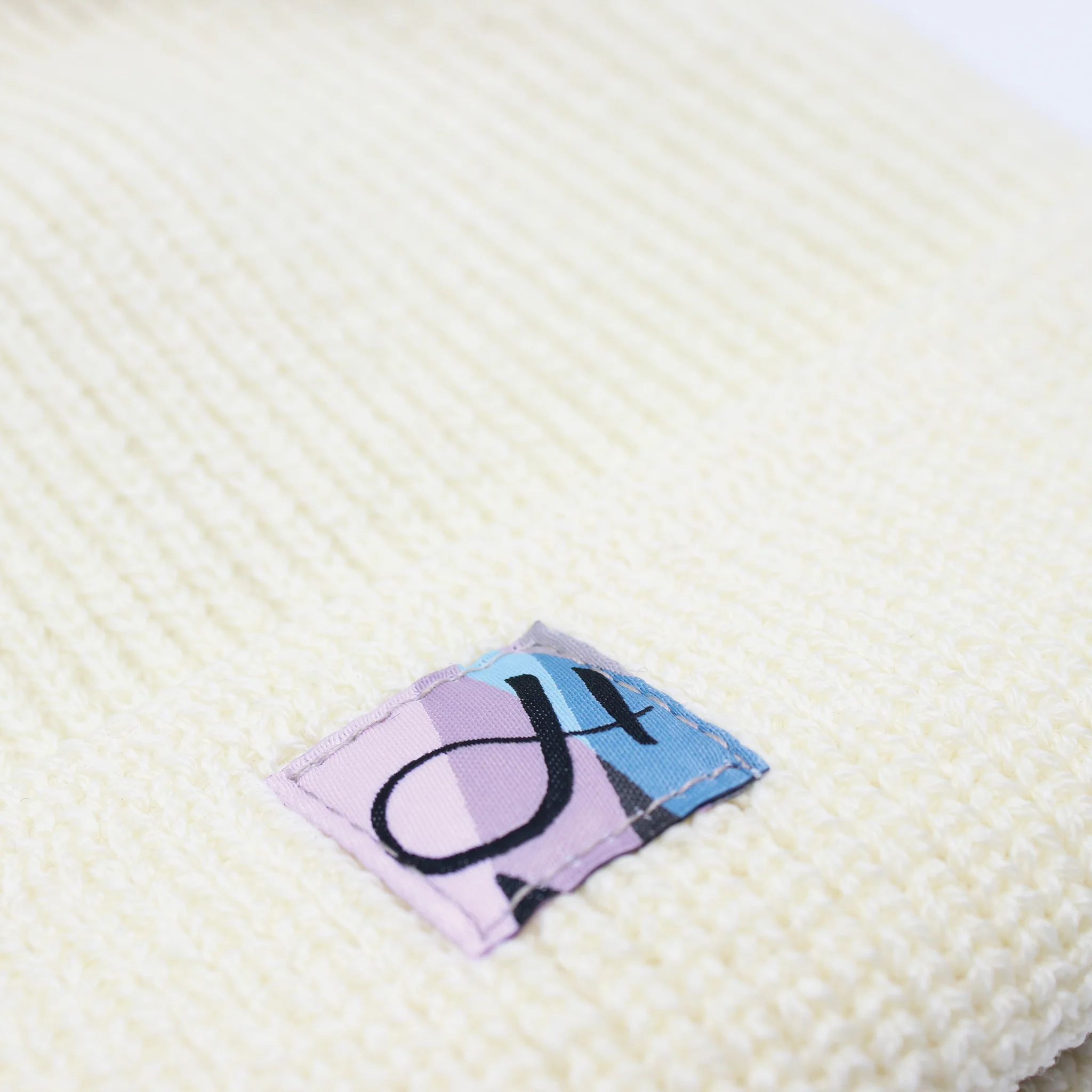 DEHEN X HUSH BEANIE "CREAM" - Image 2