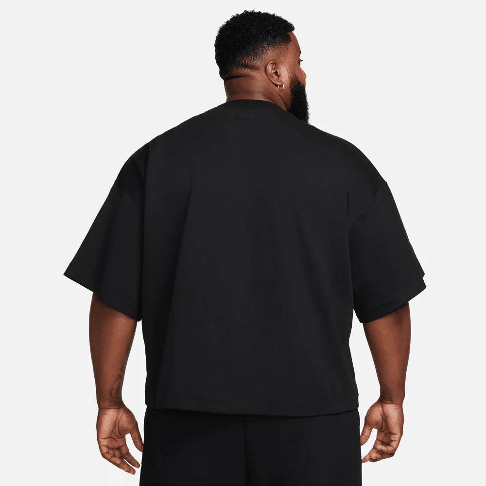 Nike Sportswear Tech Fleece Men's Oversized Short-Sleeve Sweatshirt - Image 8
