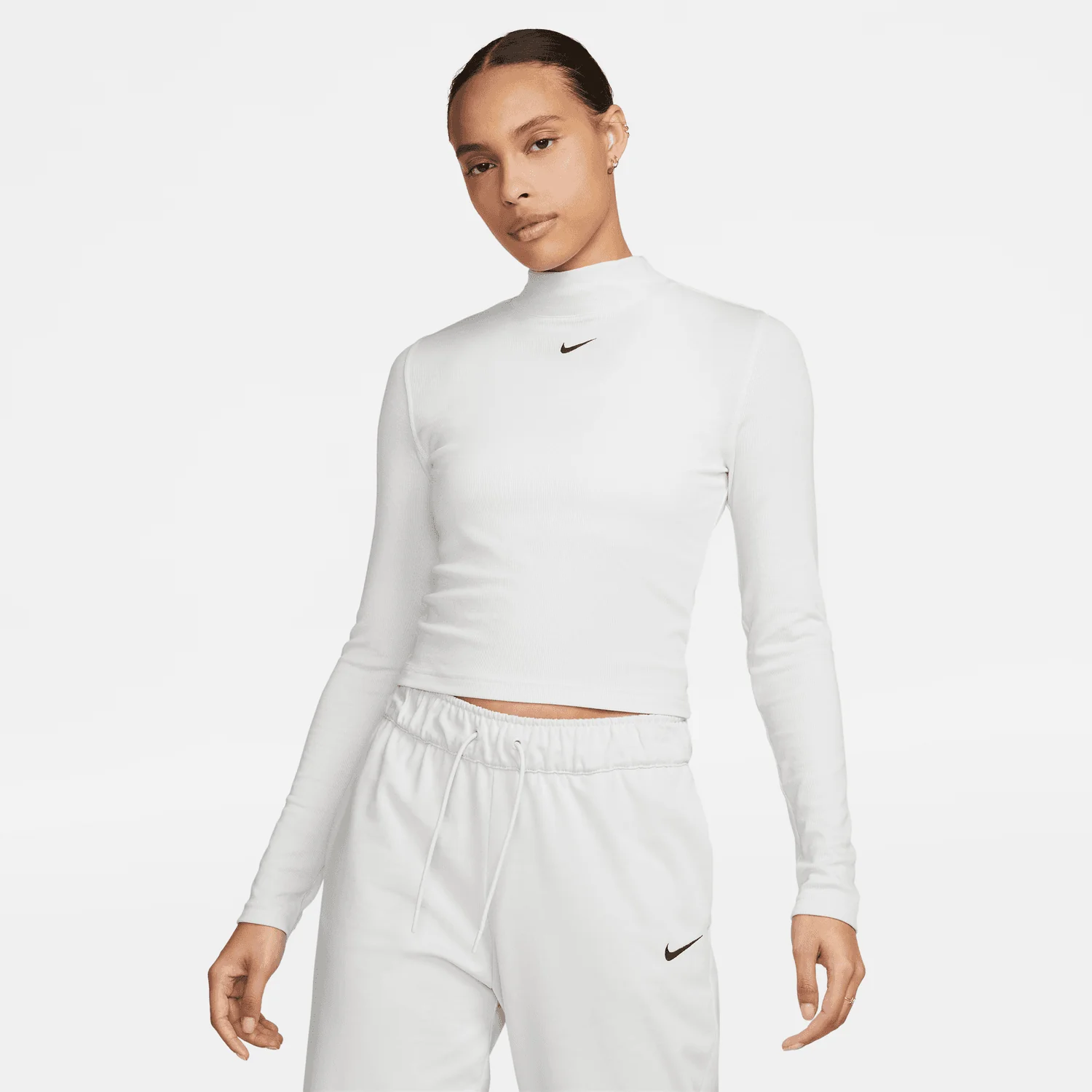WOMEN'S NIKE SPORTSWEAR ESSENTIALS MOCK NECK TEE